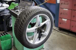 Changing tire rim